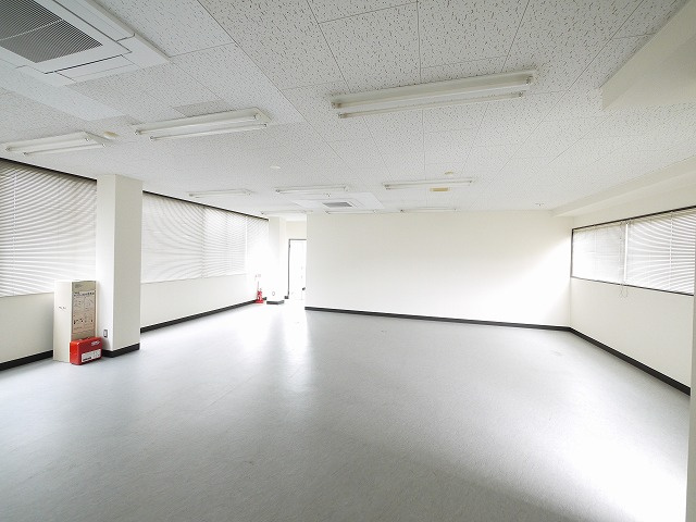 MMビルの内装