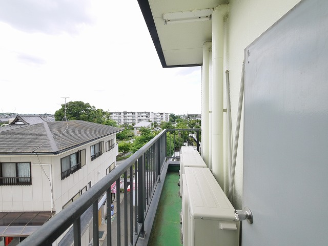 MMビルのバルコニー
