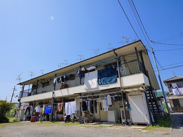 東ハウスの外観
