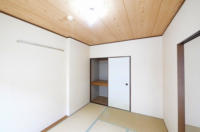 コスモハイツ東の和室