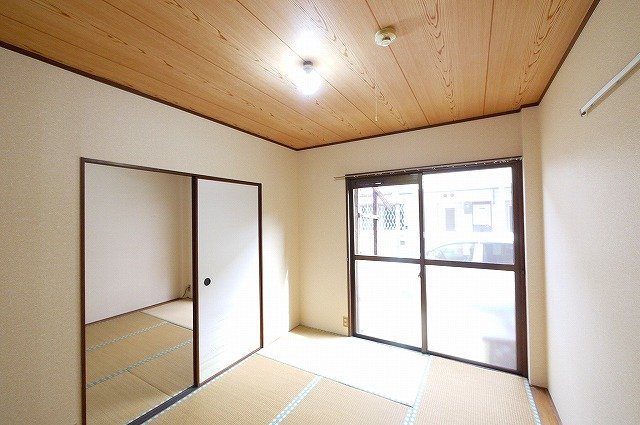 コスモハイツ東の和室