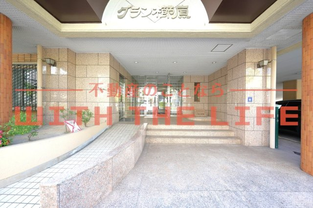 グラン櫛原【キャッシュバック対象物件】のエントランス|清潔なエントランスです