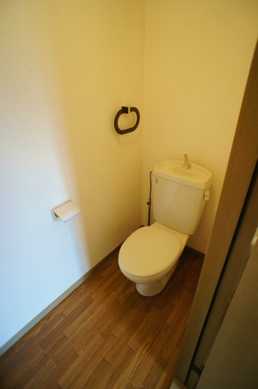 サンビレッジ梅満【キャッシュバック対象物件】のトイレ|シンプルで使いやすいトイレです※現状優先