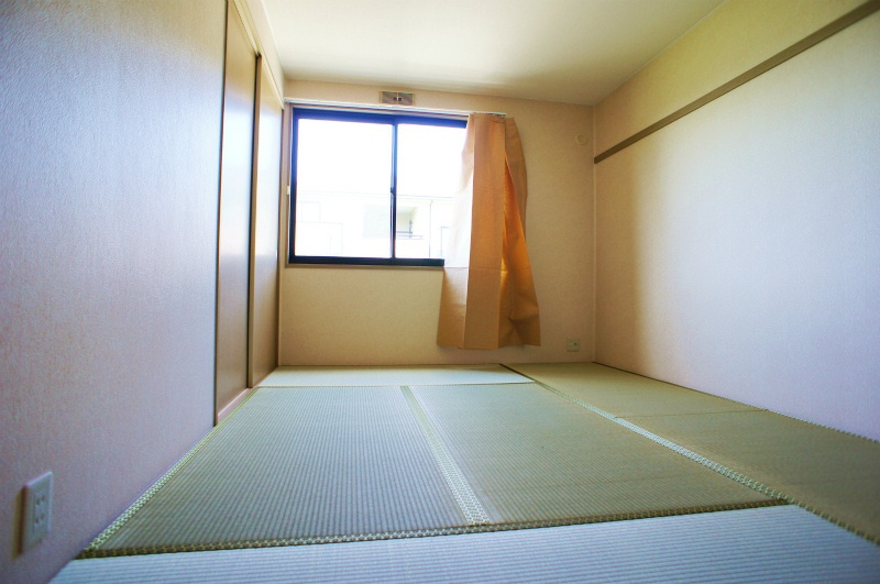 サンビレッジ梅満【キャッシュバック対象物件】の和室|ゆったりとくつろげる和室です※現状優先