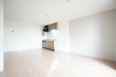 【居間・リビング】 | カーサみつわ台 E | ※同物件・同タイプの写真です。