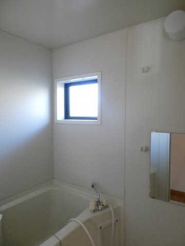 アメニティースペースの浴室