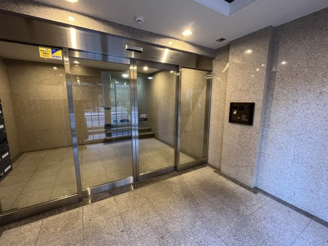 アーバイル本郷東大前のエントランス