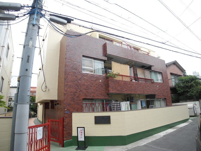 モナーク北新宿の外観