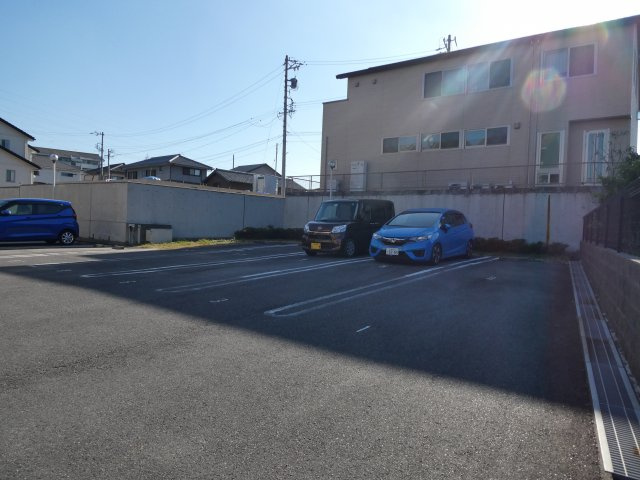 ボン・ヴィヴァンの駐車場
