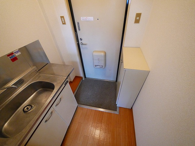 コーポ諏訪西大寺のその他|キッチン周りです