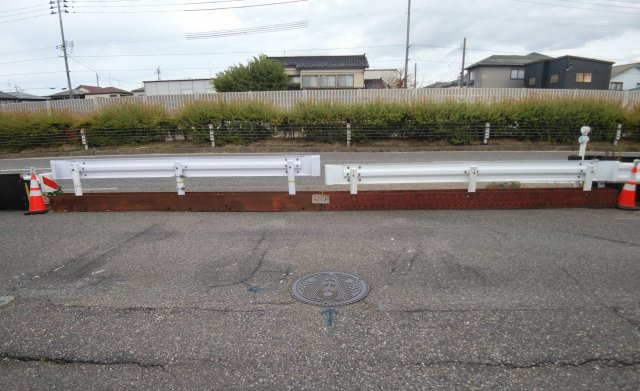 【成約済み】中央区弁天橋通2丁目　区画No.1の前面道路含む現地写真|当該物件合流地　元亀田バイパス乗り入れ口
現在乗り入れ不可