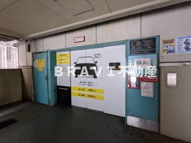 インプルーブ天満大手通 BRAVI不動産の駐車場
