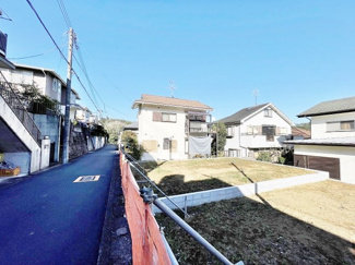 【前面道路含む現地写真】