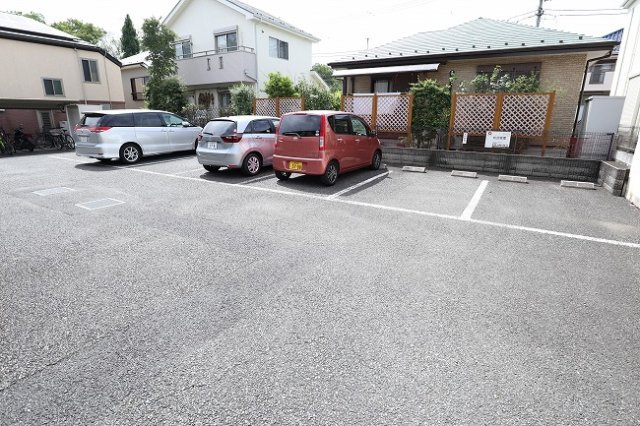 エンゼル・パル一番館の駐車場