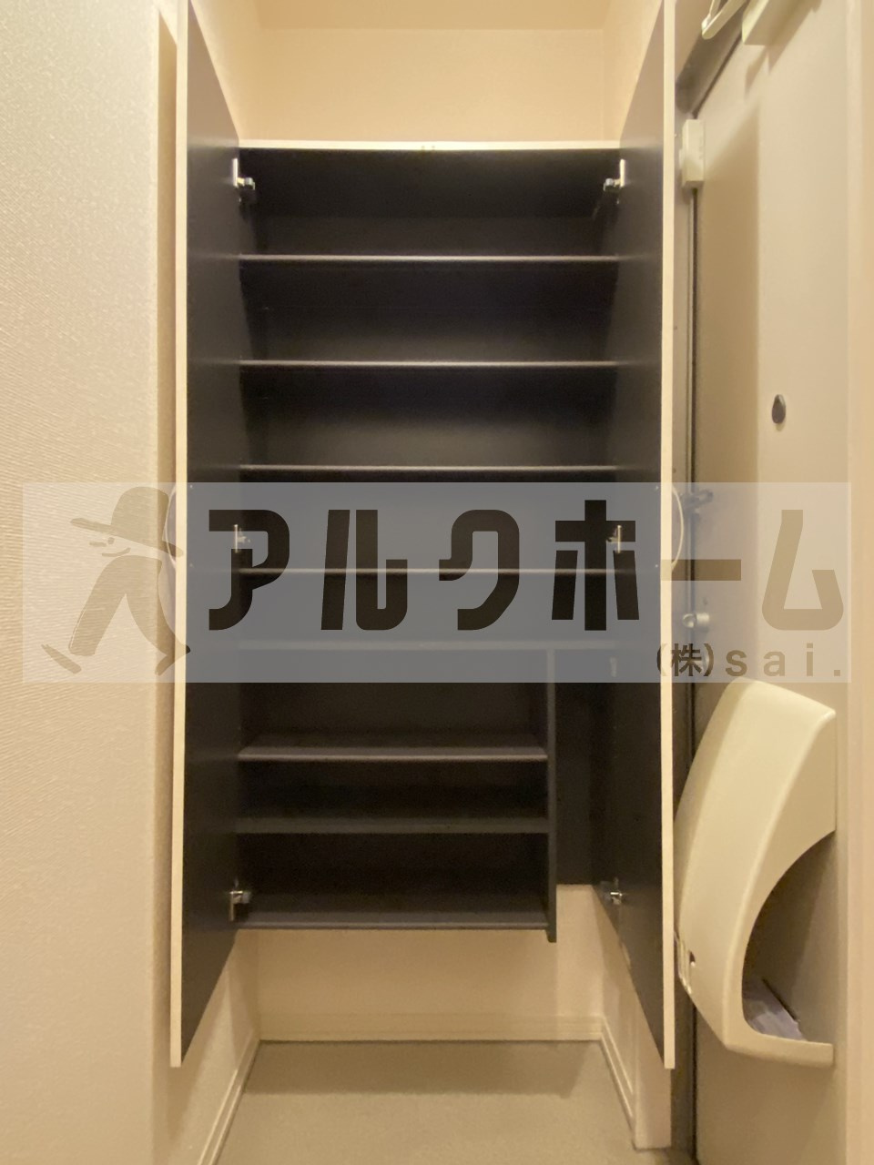 モンアベニューの玄関