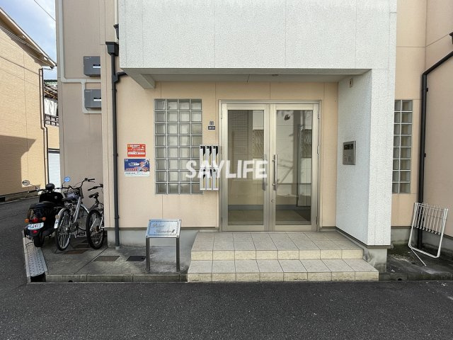 パレスハナテンⅡのエントランス