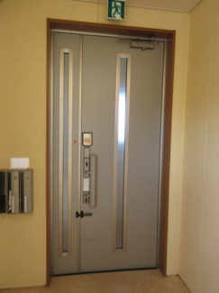 【その他】 | ソシアルコート八橋 | ２階中間扉