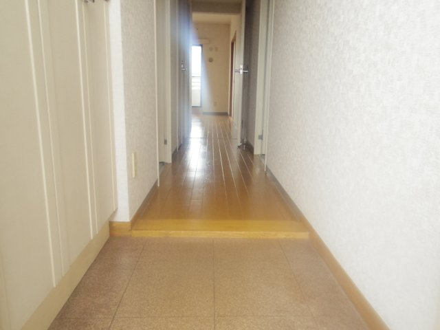 【玄関】 | シューズボックスのある玄関です