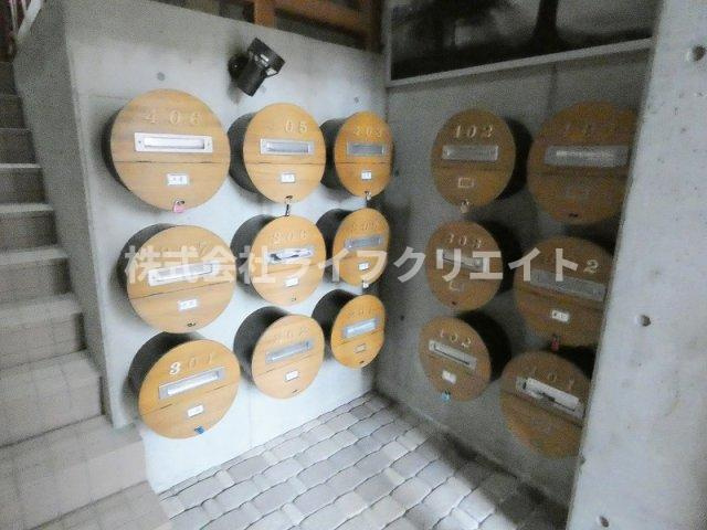 清水ビルフラワーコートのエントランス