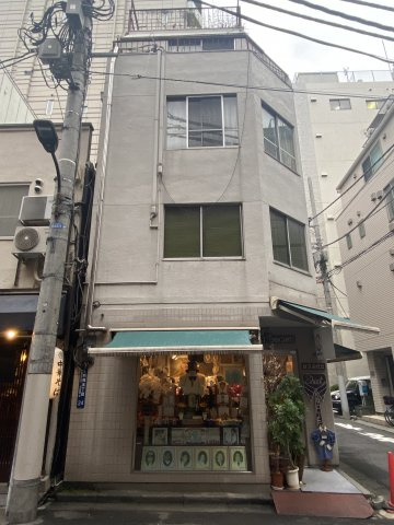 土田シャツビルの外観