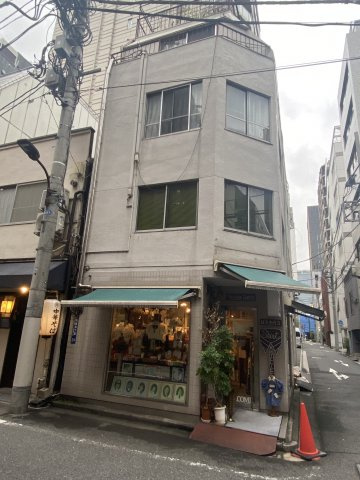 土田シャツビルの外観