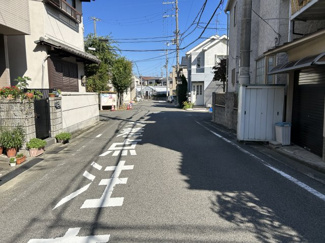 【前面道路含む現地写真】