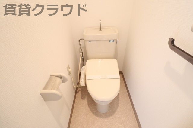 アーバンエクセル蘇我のトイレ|白を基調とした清潔感のあるトイレ♪