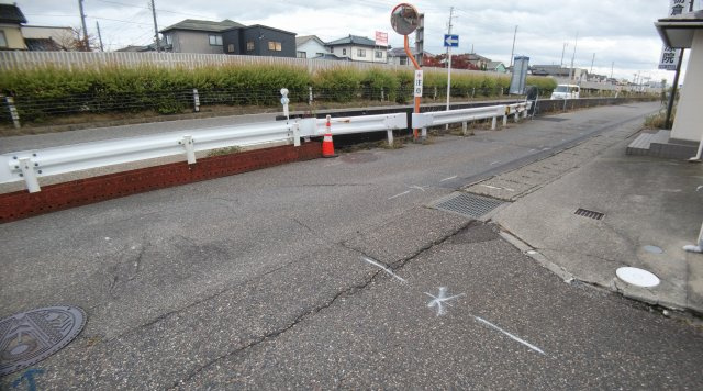 【成約済み】中央区弁天橋通2丁目　区画No.2の前面道路含む現地写真|当該物件合流地（南東側）