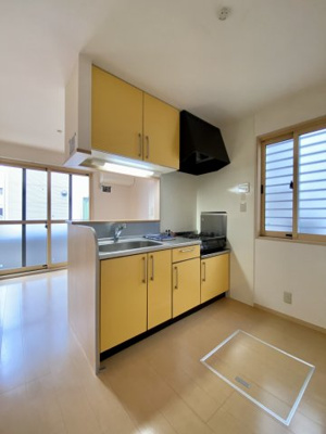 【キッチン】 | カーサ ロッソ