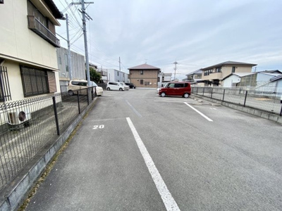 【駐車場】 | カーサ ロッソ