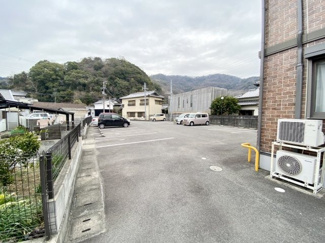 【駐車場】