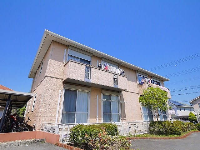 クレストタウンEの外観|おしゃれな外観です