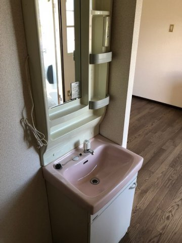 磯部ハイツ月見屋敷Ａの洗面所