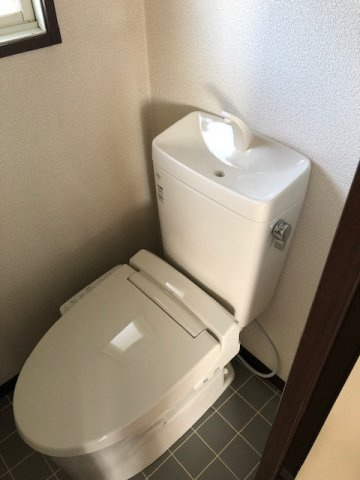 磯部ハイツ月見屋敷Ａのトイレ