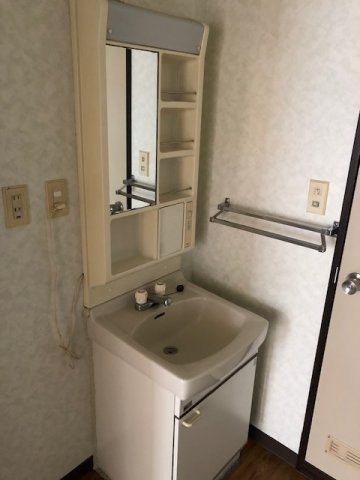 磯部ハイツＣの洗面所