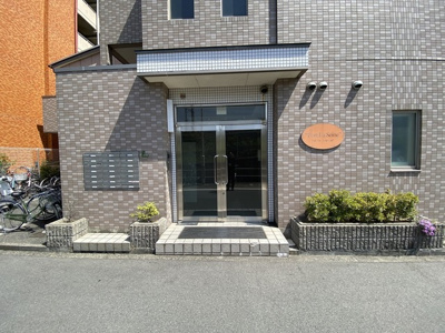【エントランス】 | ポートラセーヌ | エントランスです