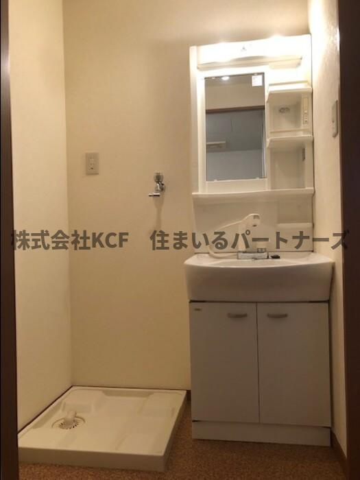 ロッヂングスオークの独立洗面台|独立洗面台で身支度をすべて済ませてしまいましょう