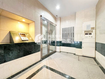 【ロビー】 | エルファーロタジマ | 建物の内部です