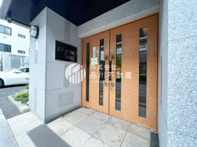 【エントランス】 | エルファーロタジマ | エントランスです