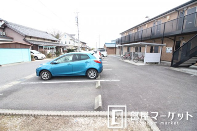 【駐車場】 | アンプルール　リーブル　ルルド