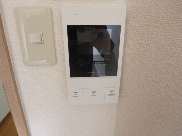 【設備】 | ＡＶＩＯＮ　７Ｍ８ | TVモニター付きインターホンで防犯対策