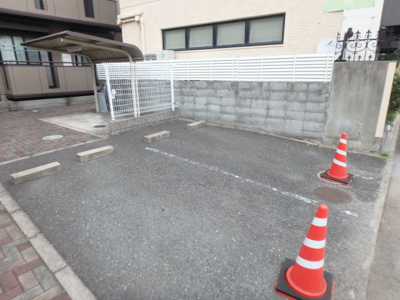 【駐車場】 | ＷＩＬＬ　Ｊ | 家族が乗り降りし易い駐車場