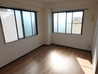 【洋室】 | ＦＭロッカー | 明るい洋室です