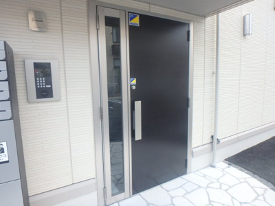 【エントランス】 | ルミナーレ | エントランスです