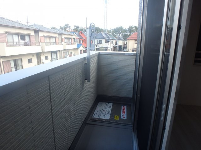 【バルコニー】 | ルミナーレ | 暖かな日差しのふりそそぐバルコニー