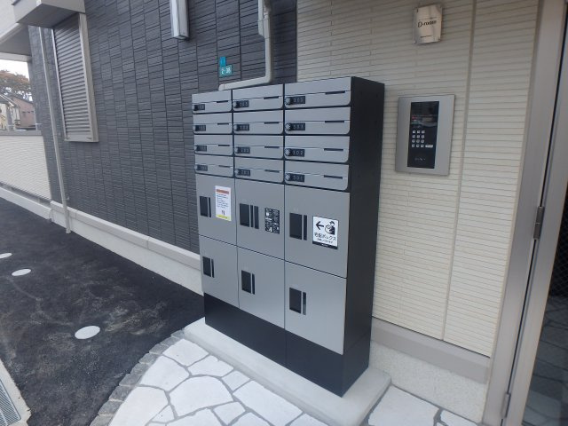 【その他共用部分】 | ルミナーレ | 集合ポストと宅配ボックスです
