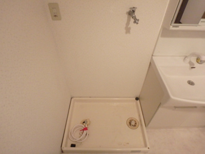 【設備】 | クリスタル | 防水パン付室内洗濯機置場あります