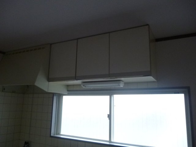 【設備】 | サニーハウス | キッチン上部に収納あります
