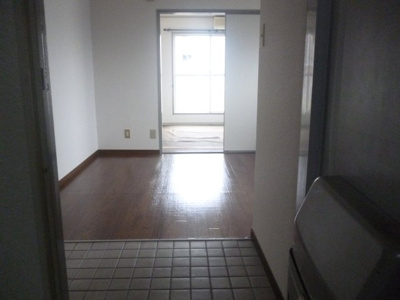 【内装】 | サニーハウス | 明るい陽ざしが入ります。