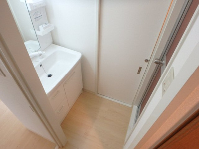 【洗面所】 | サンパレス２１夙川東 | ゆとりの洗面所で身支度スムーズです